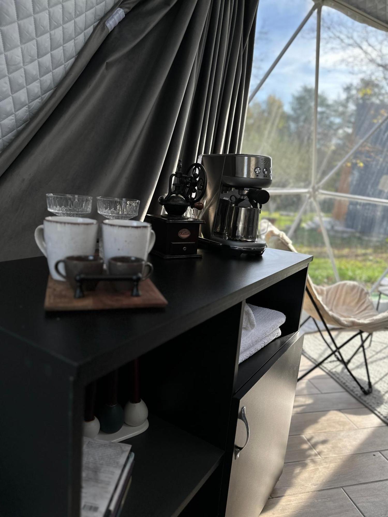 Hotel The Frog Glamping Horezu Exterior foto