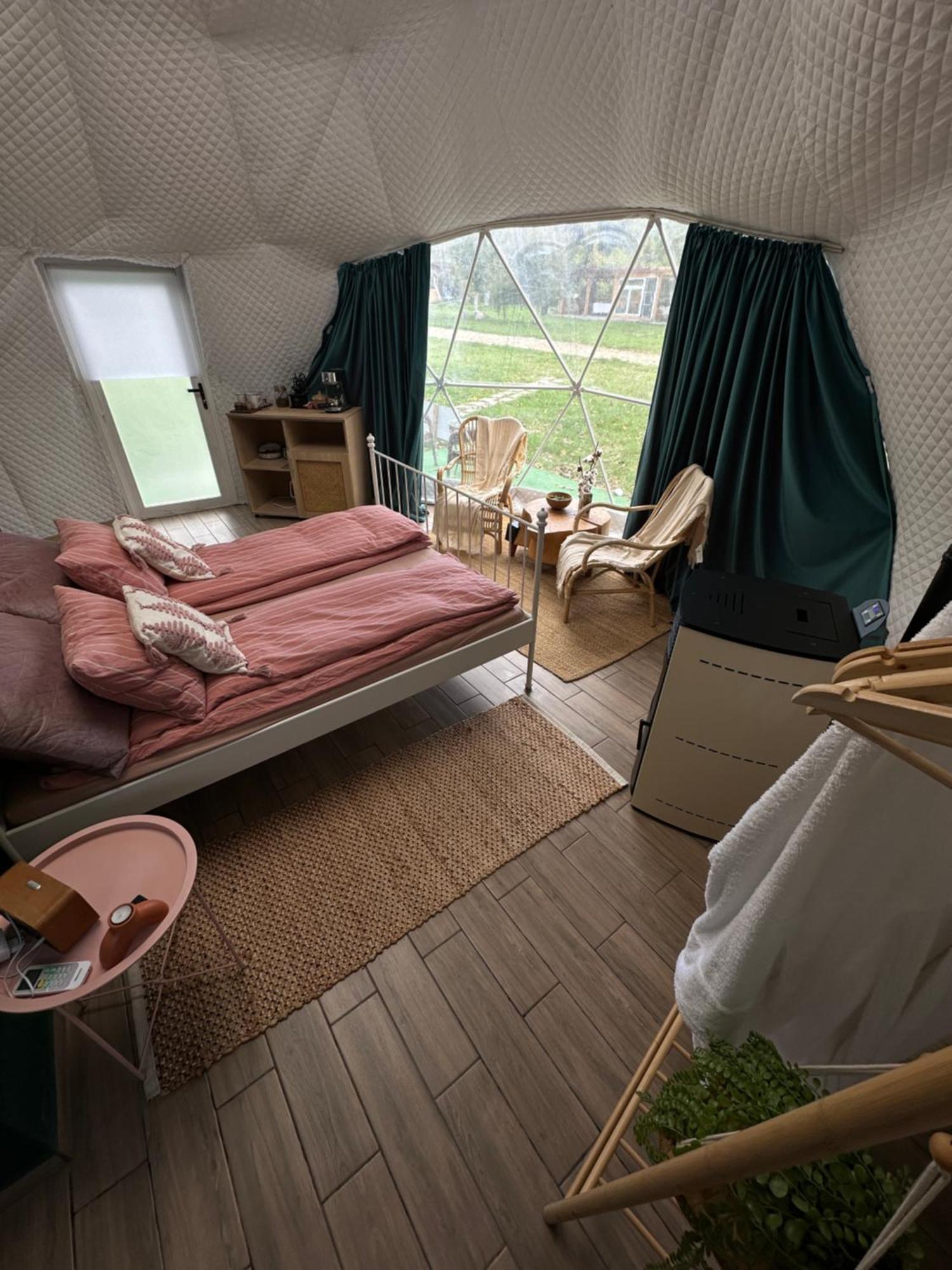 Hotel The Frog Glamping Horezu Exterior foto