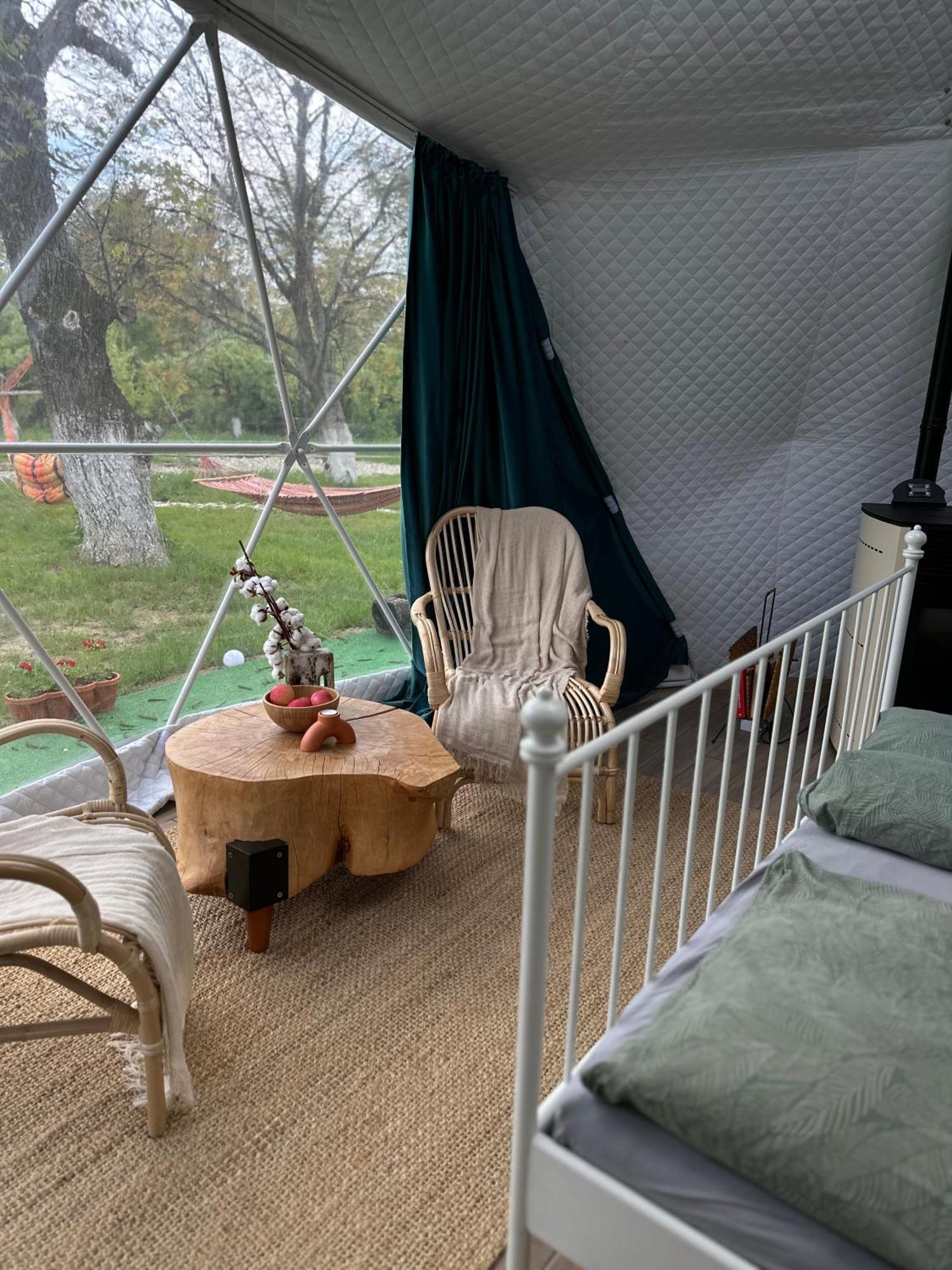 Hotel The Frog Glamping Horezu Exterior foto